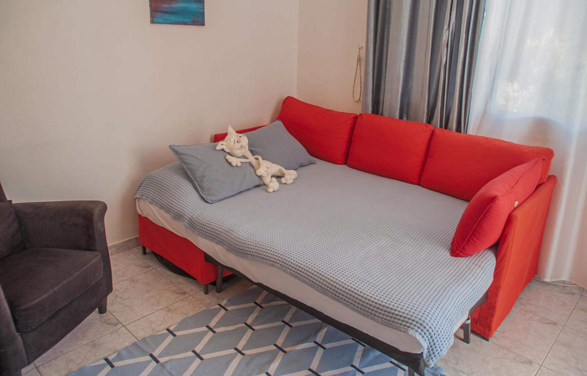 Cozy 1 Bedroom Apartment In Walking Distance To The Municipal Beach Paphos Exterior photo
